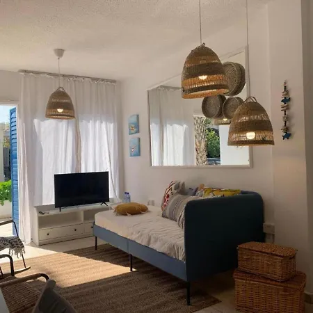 דירה Romy's Cozy One Bedroom Apt *