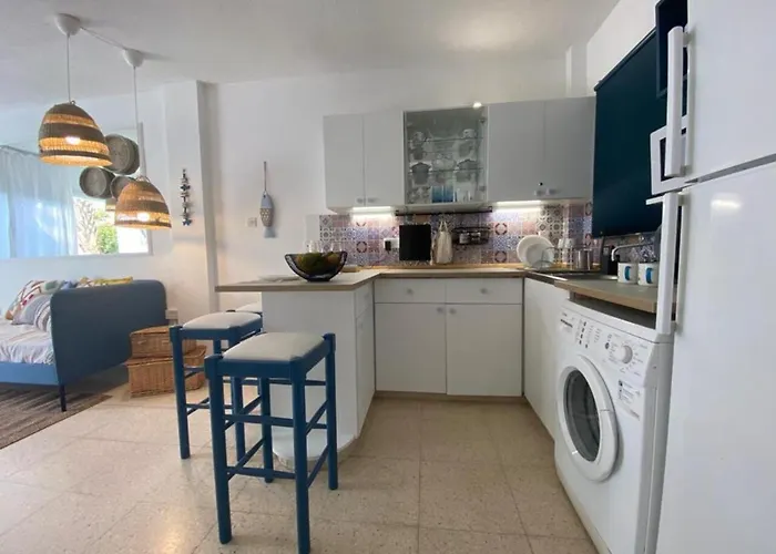 Romy's Cozy One Bedroom Apt Apartamento Lárnaca