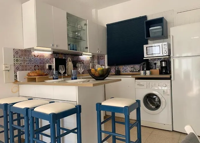 Romy's Cozy One Bedroom Apt